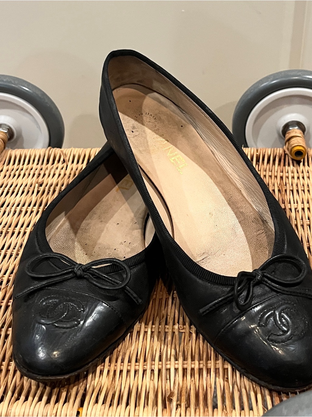 Chanel Black Leather Ballet Flats With Grosgrain Bow Trim